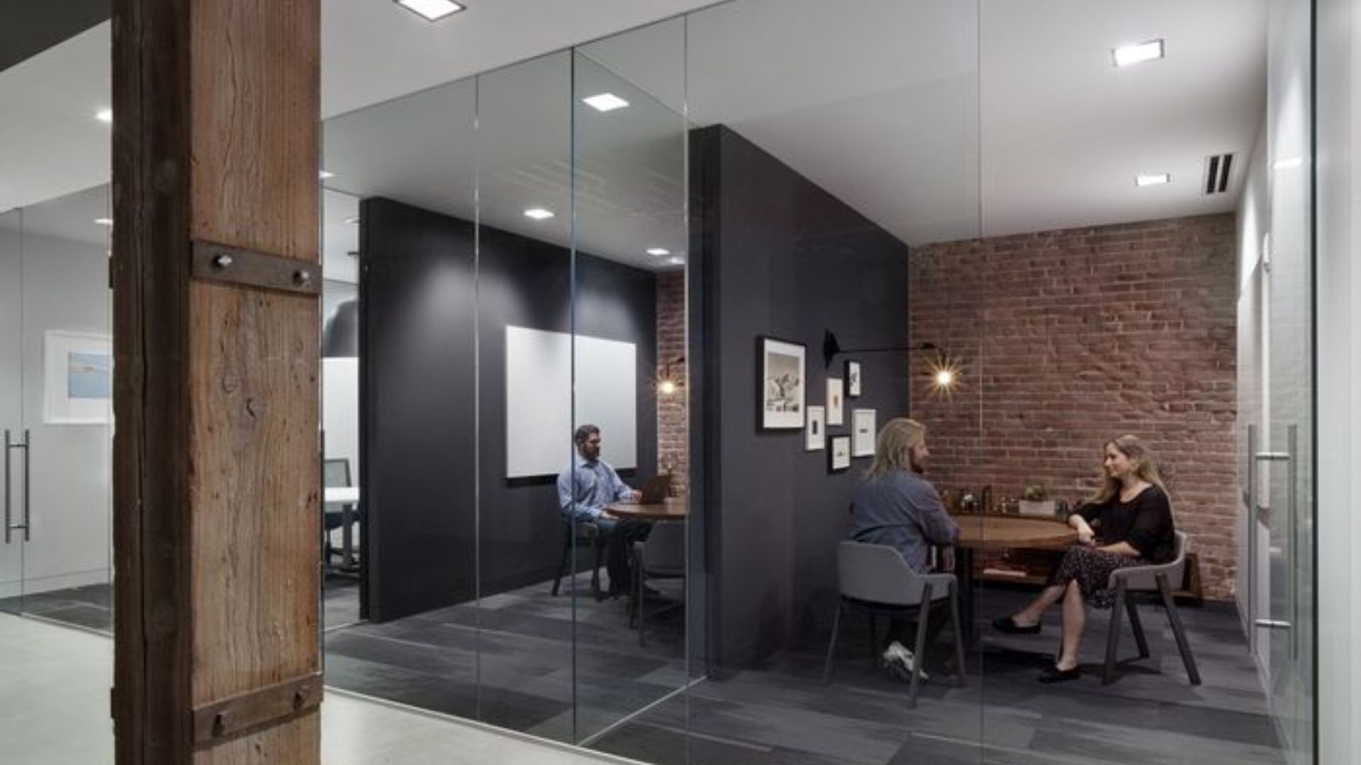 Open plan offices and hybrid work environments
